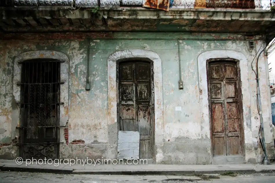 Cuba Street Scene Exlcusive travel print