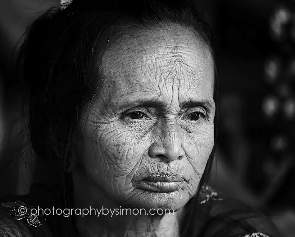 Old woman in Bali Exlcusive travel print