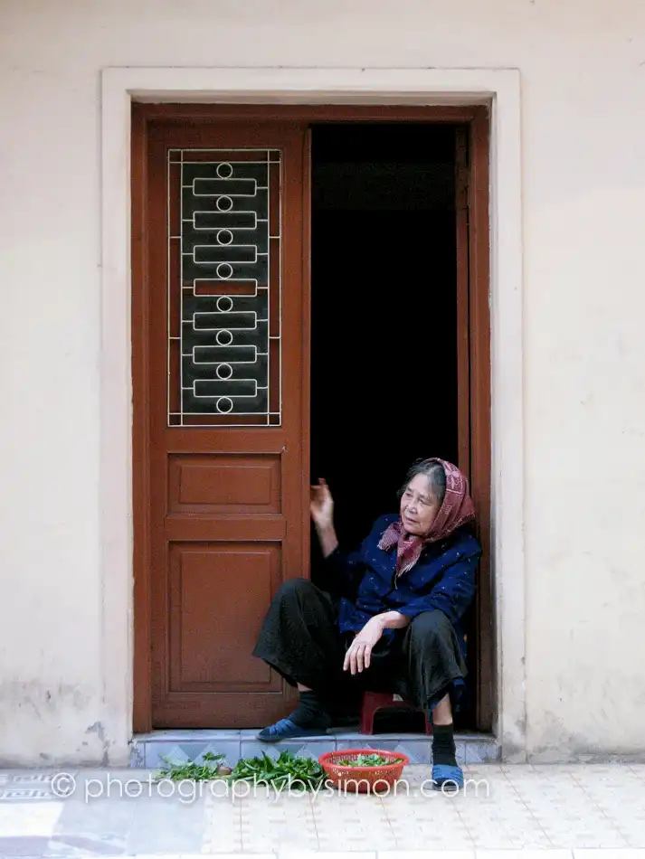 Old woman in Vietnam Exlcusive travel print