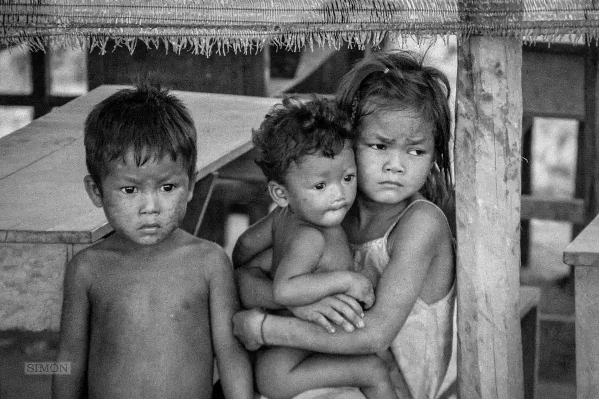 Children at Tonle Sap, Cambodia Exlcusive travel print